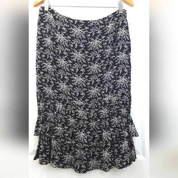 NWOT Comptoir des Cotonniers Black White Floral Ruffle Tier Midi Skirt M - Picture 1 of 4